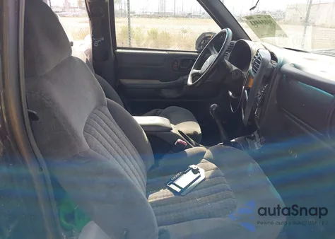 2002 Chevrolet S-10 Ls z USA, uszkodzony, nr VIN 1GCCS19W928151122